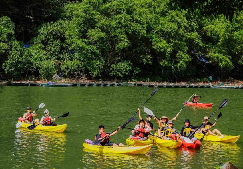 Kayaking in Ninh Binh