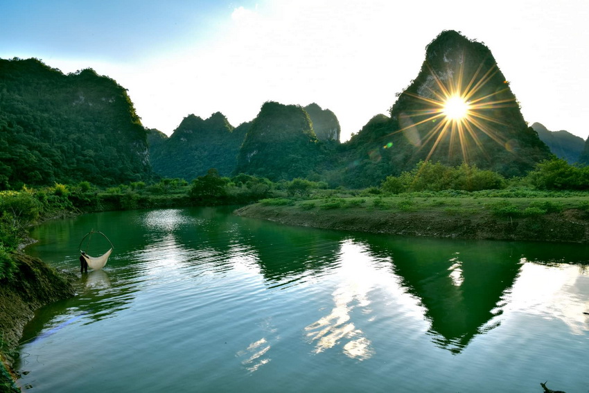 Mat Than Mountain - a natural wonder located in Cao Bang