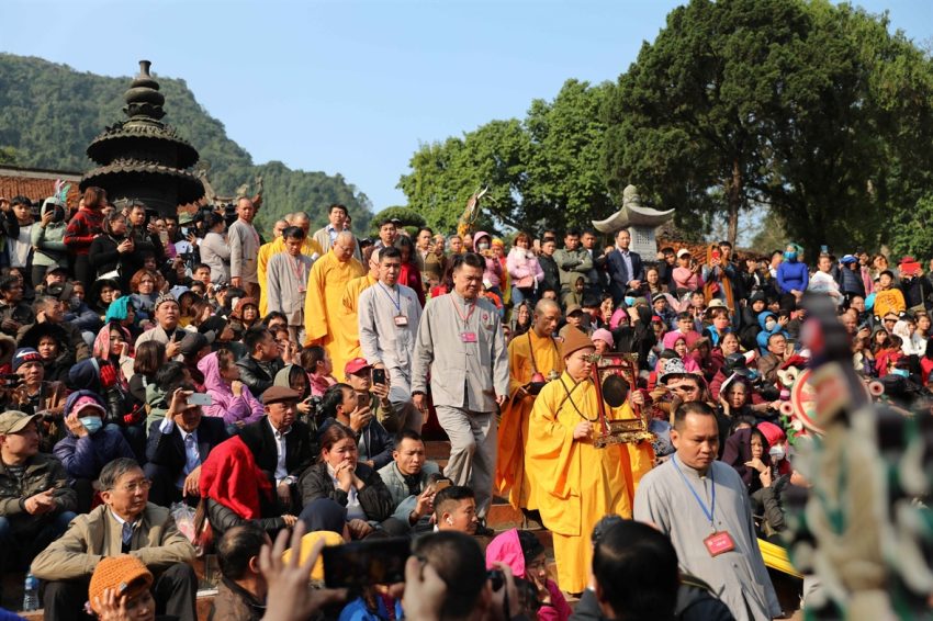 Perfume Pagoda Festival - One of the most famous Vietnam festival 